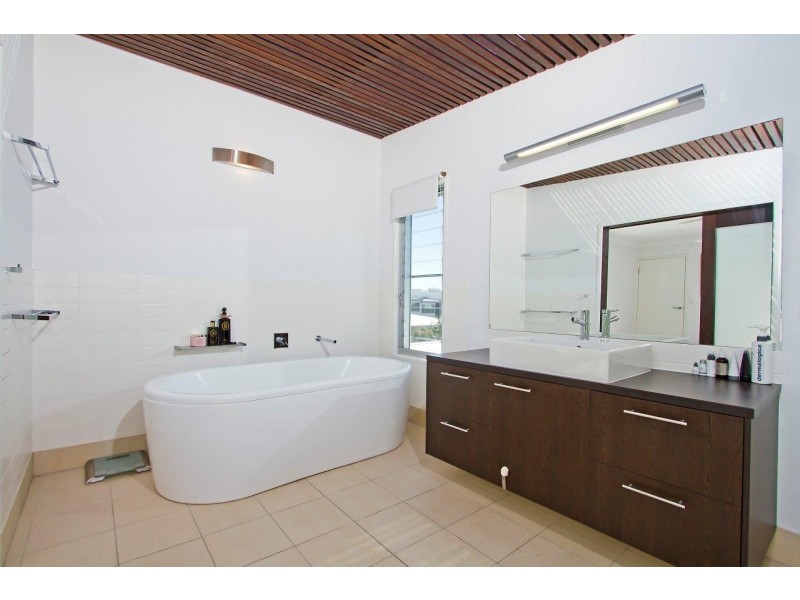 423 Casuarina Way, Casuarina NSW 2487