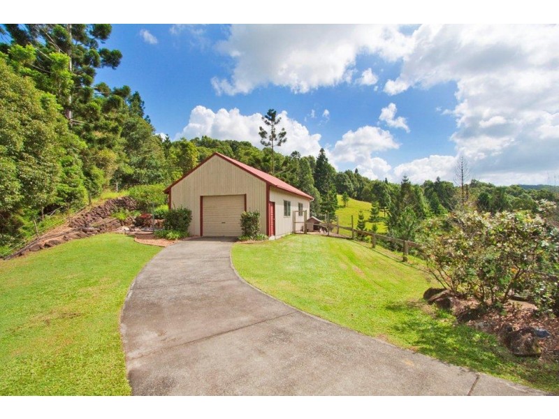 18 Pine Tree Place, Piggabeen NSW 2486