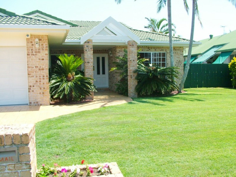 13 Sandalwood Drive, Cabarita Beach NSW 2488