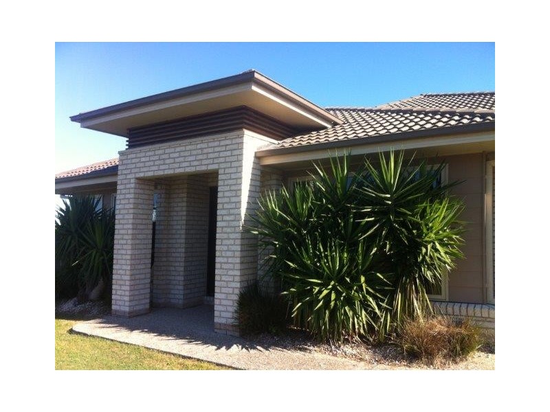 74 Lennox Circuit, Pottsville Beach NSW 2489