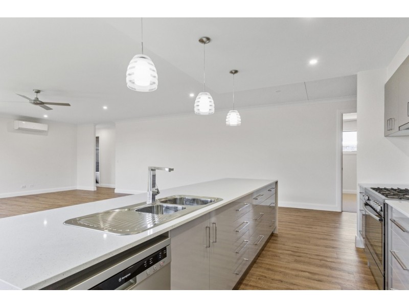 11 Lindwall Avenue, Pottsville NSW 2489