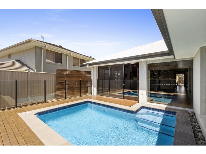 18 Lennox Circuit, Pottsville NSW 2489