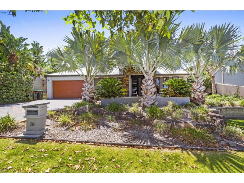 18 Lennox Circuit, Pottsville NSW 2489