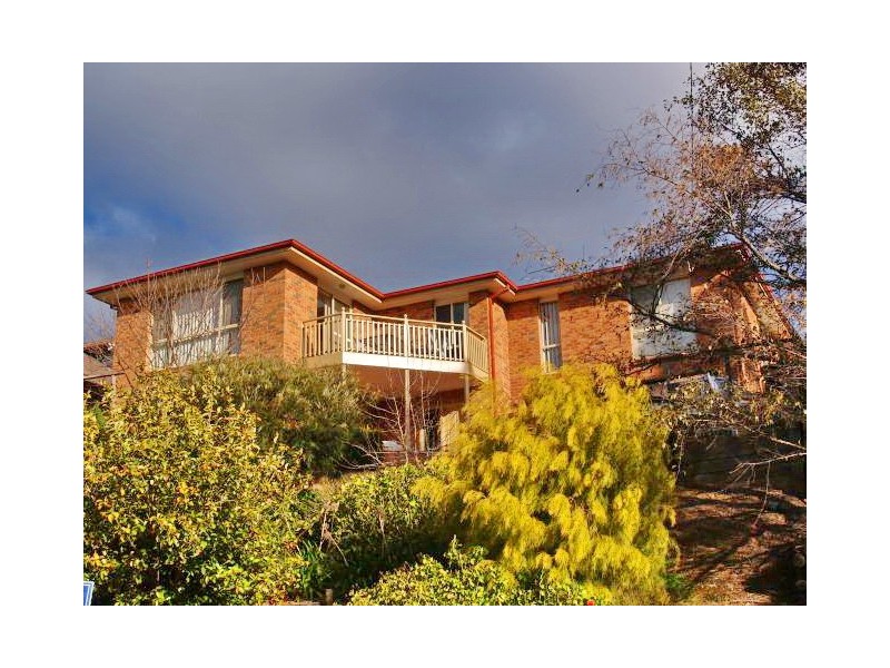 6 Dengate Crescent, Moss Vale NSW 2577