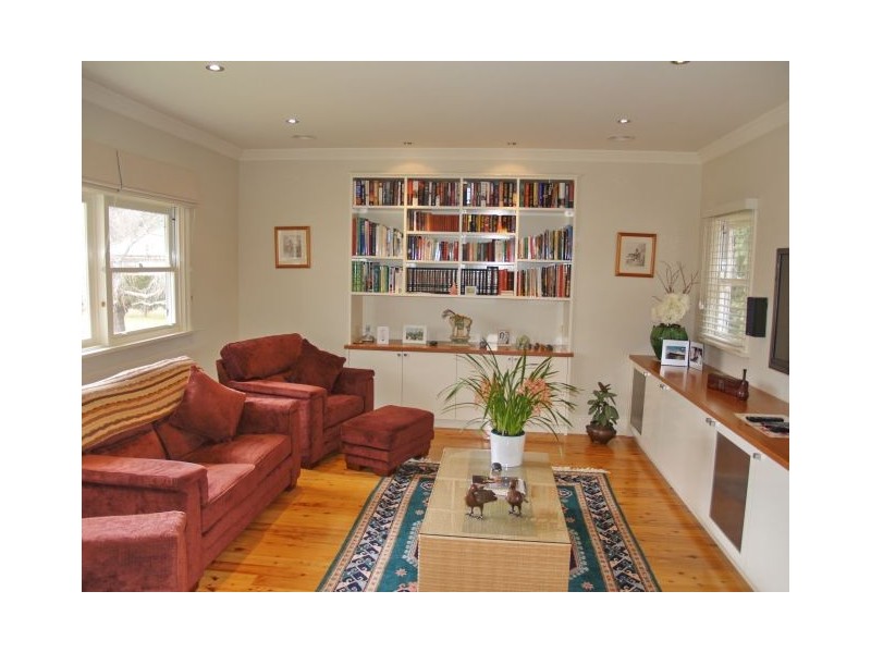 4 Werrington Street, Burradoo NSW 2576