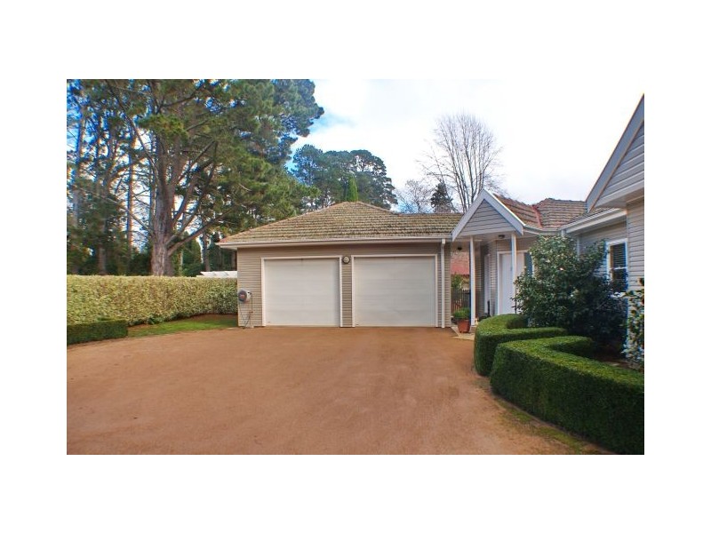 4 Werrington Street, Burradoo NSW 2576