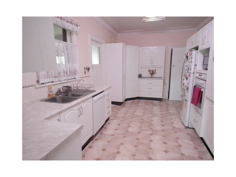 21 Gordon Road, Bowral NSW 2576