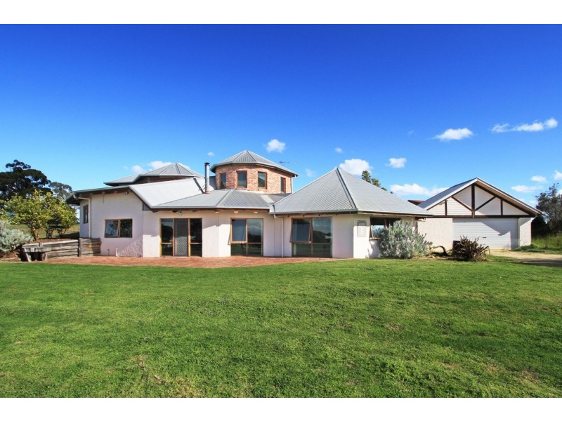 39 BRENNANS ROAD, Longford VIC 3851