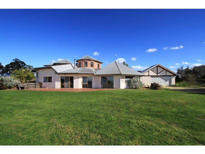 39 BRENNANS ROAD, Longford VIC 3851
