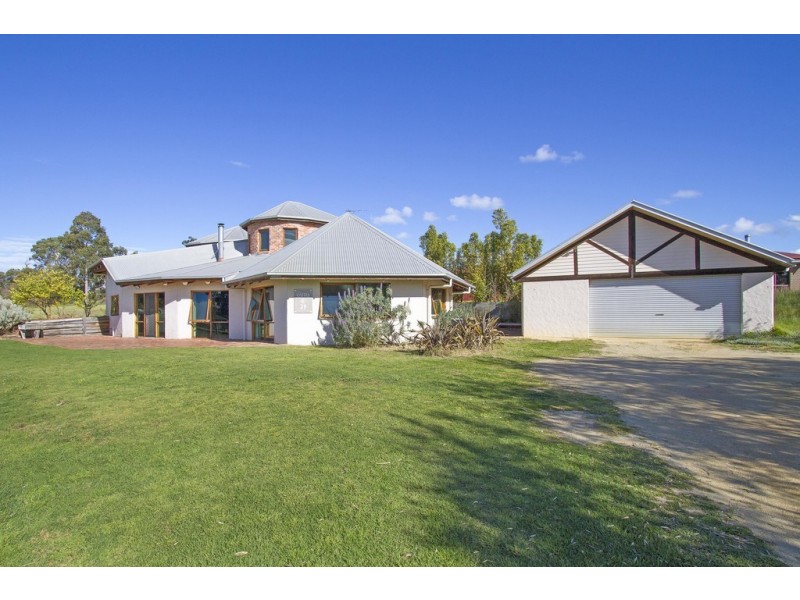 39 BRENNANS ROAD, Longford VIC 3851