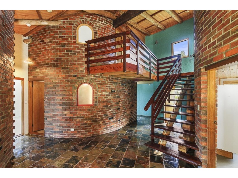 39 BRENNANS ROAD, Longford VIC 3851