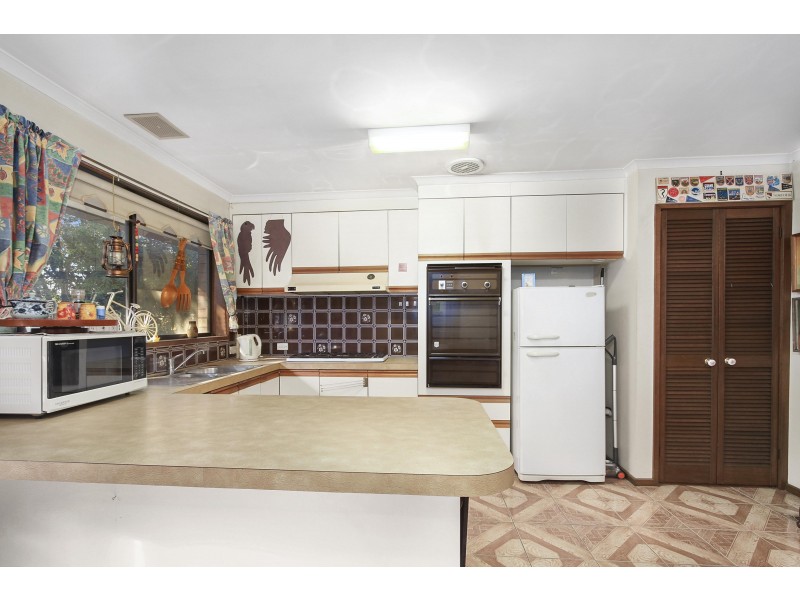 * Coverdale Drive, Sale VIC 3850