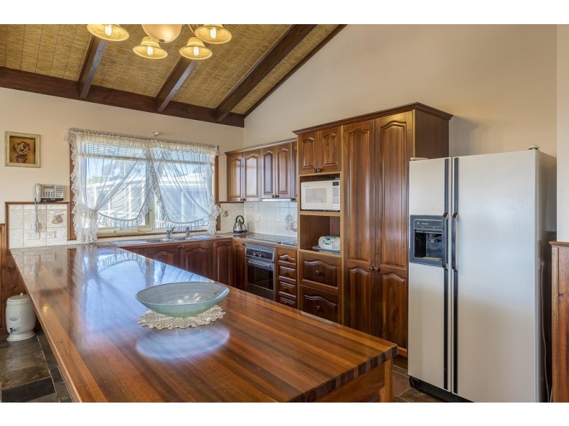 #75 Wattle Grove, Loch Sport VIC 3851