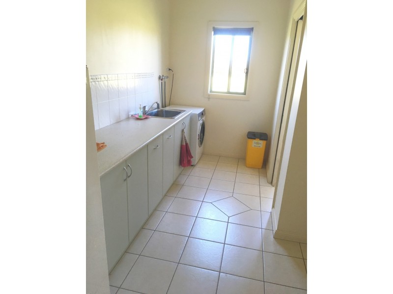 214 Powerscourt Street, Maffra VIC 3860