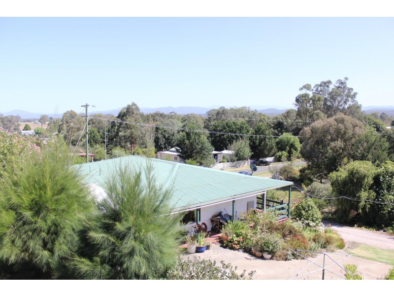 1 McLean Street, Briagolong VIC 3860