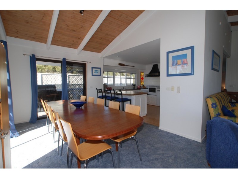 23 Holmes Street, Loch Sport VIC 3851