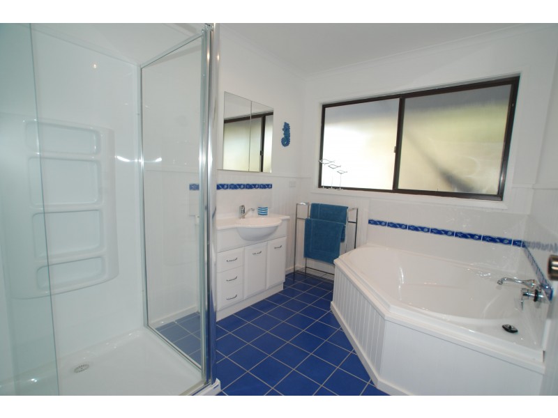 23 Holmes Street, Loch Sport VIC 3851