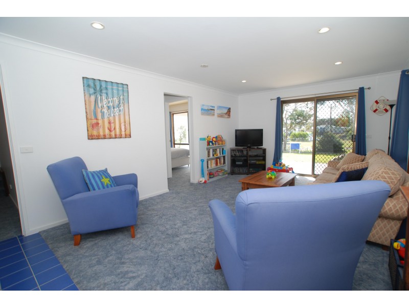 23 Holmes Street, Loch Sport VIC 3851