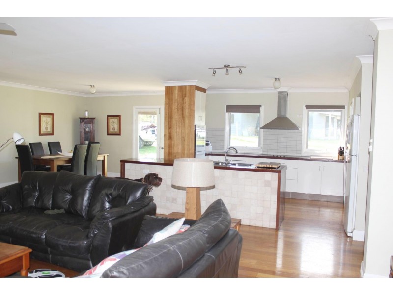 # Johnson Lane, Seaton VIC 3858