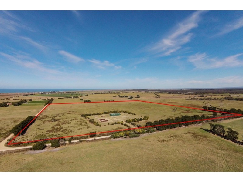 2 McGuiness road, Seaspray VIC 3851