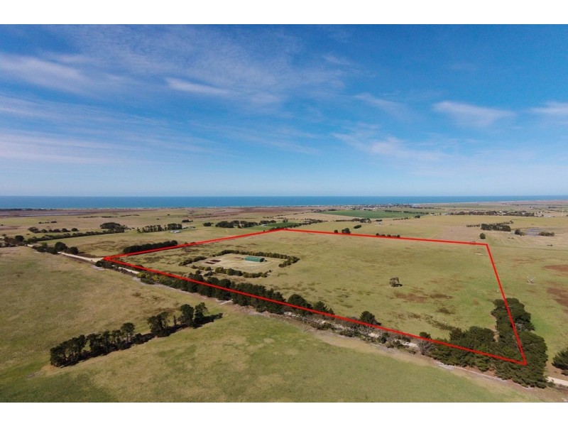 2 McGuiness road, Seaspray VIC 3851