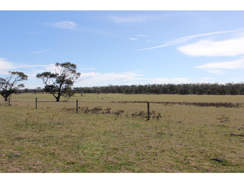 2 McGuiness road, Seaspray VIC 3851