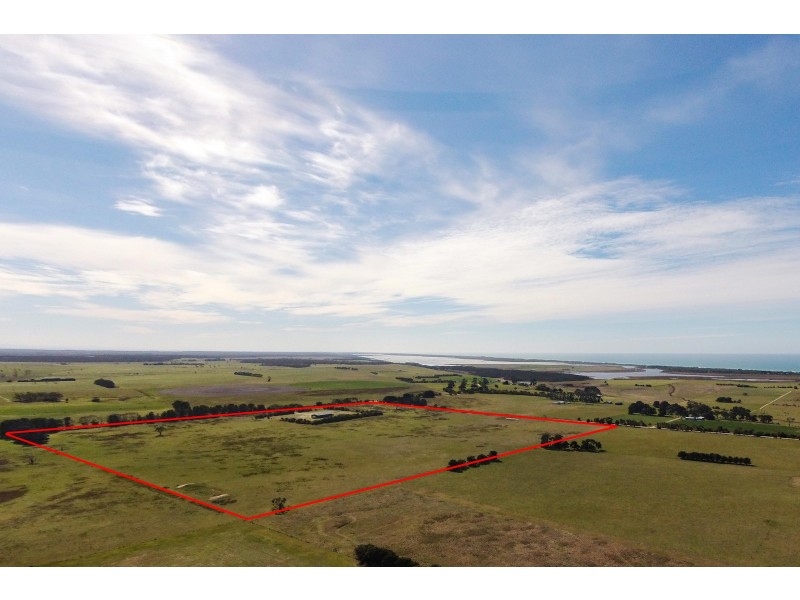 2 McGuiness road, Seaspray VIC 3851