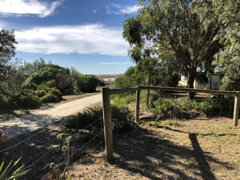 34 Mandalay Drive, The Honeysuckles VIC 3851