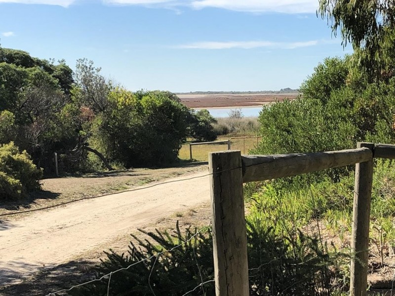 34 Mandalay Drive, The Honeysuckles VIC 3851