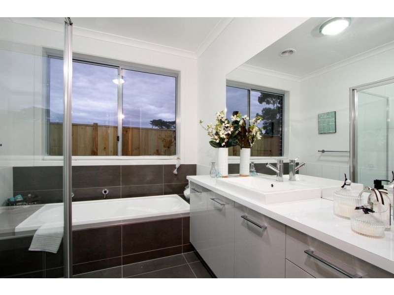 4 Ruthberg Drive, Sale VIC 3850