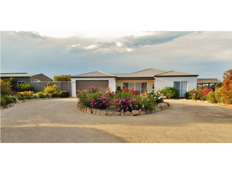 83* Shaws lane, Rosedale VIC 3847