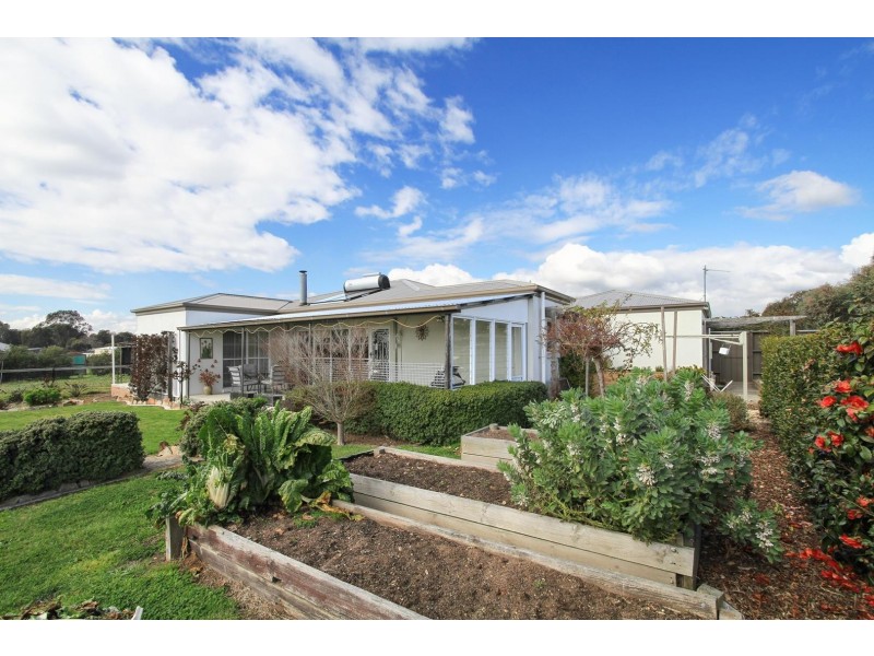 83* Shaws lane, Rosedale VIC 3847