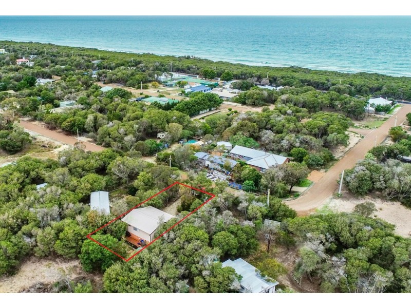 25 Sunglow cresent, Golden Beach VIC 3851