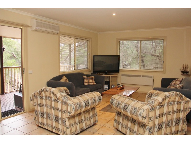 25 Sunglow cresent, Golden Beach VIC 3851