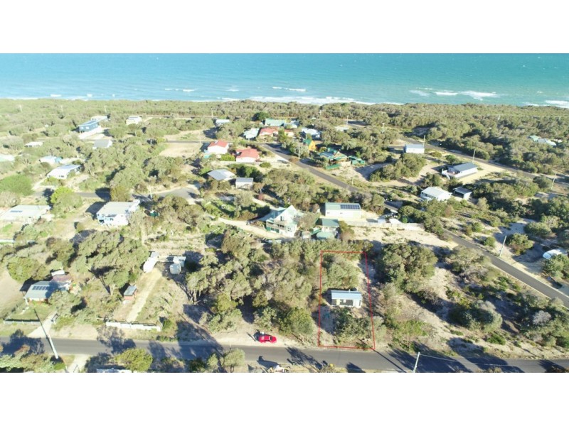 105 Astro Avenue, Golden Beach VIC 3851