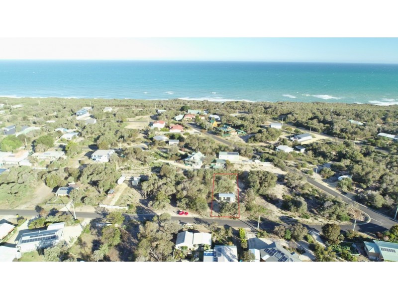 105 Astro Avenue, Golden Beach VIC 3851