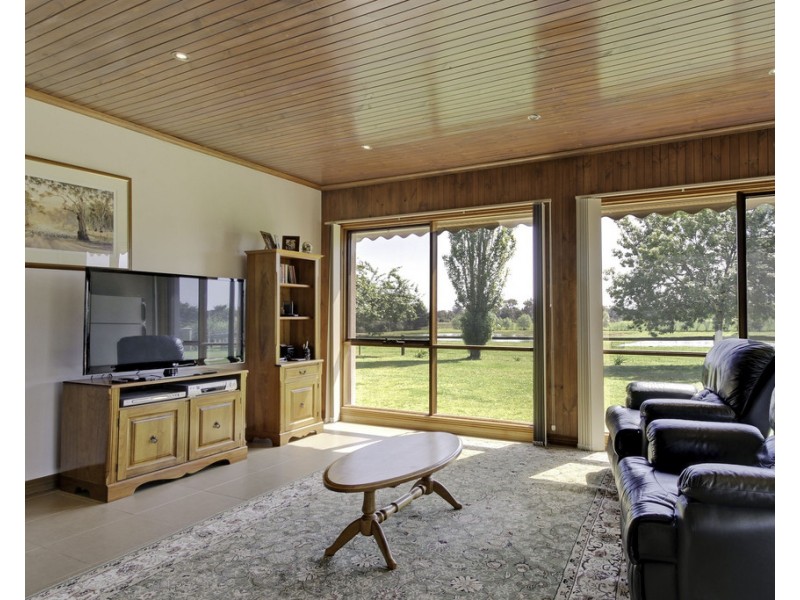 2611 Bengworden Road, Perry Bridge VIC 3862