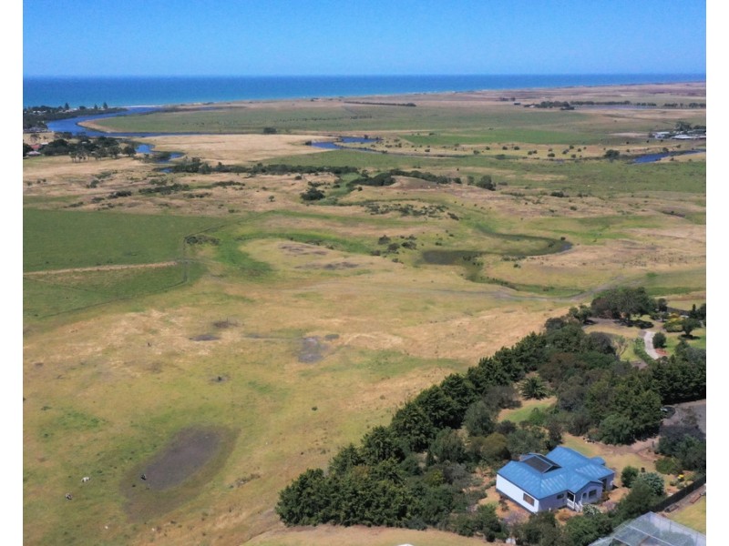 14 Ocean View Court, Seaspray VIC 3851