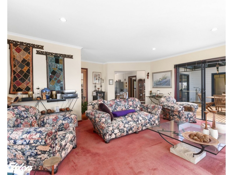 14 Ocean View Court, Seaspray VIC 3851