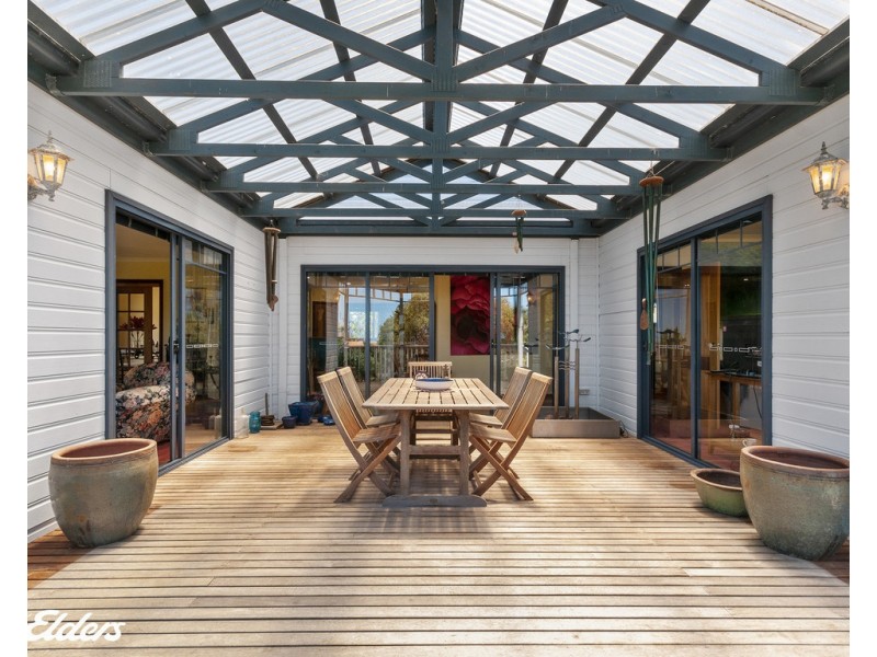 14 Ocean View Court, Seaspray VIC 3851