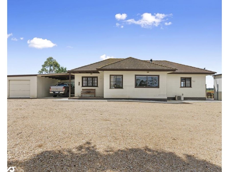 . Airly Road, Stratford VIC 3862