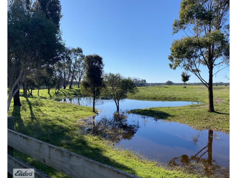 . Airly Road, Stratford VIC 3862