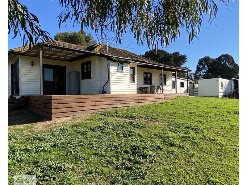 . Airly Road, Stratford VIC 3862