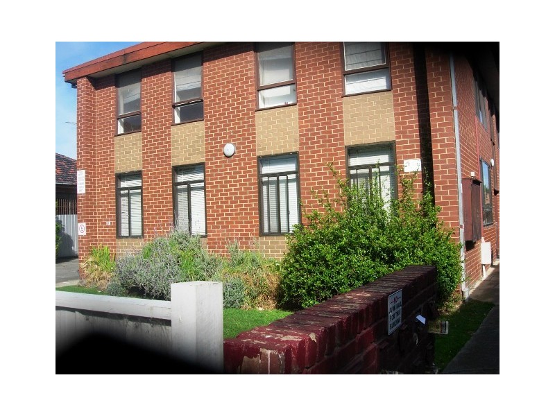 2/13 Empire Street, Footscray VIC 3011