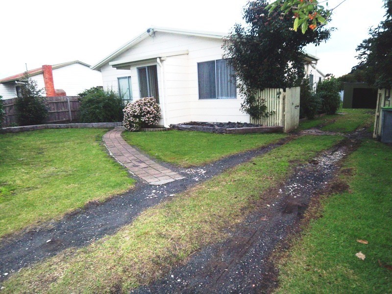 24 Mills Street, Heyfield VIC 3858