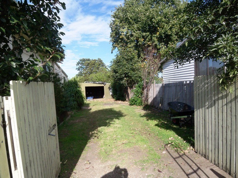 24 Mills Street, Heyfield VIC 3858