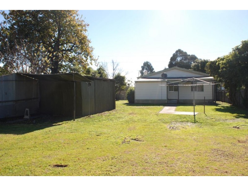 24 Mills Street, Heyfield VIC 3858