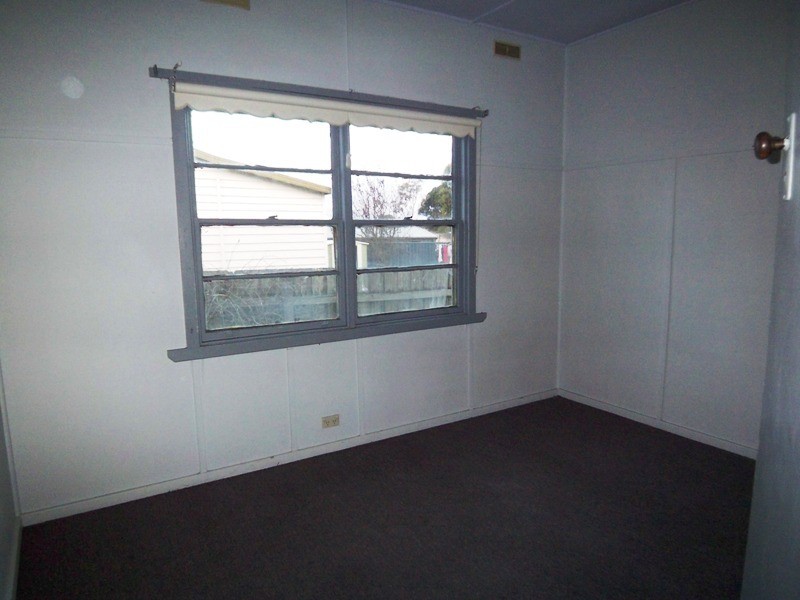 24 Mills Street, Heyfield VIC 3858