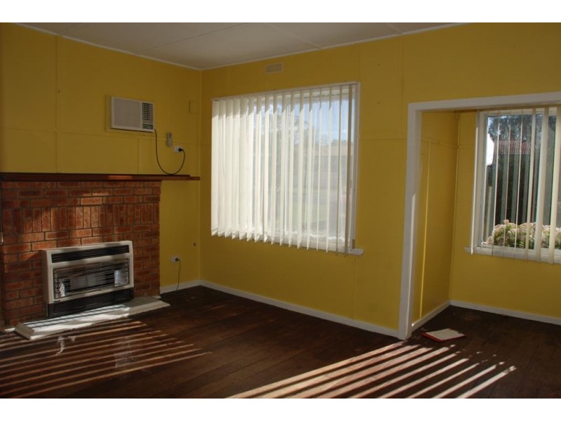 24 Mills Street, Heyfield VIC 3858