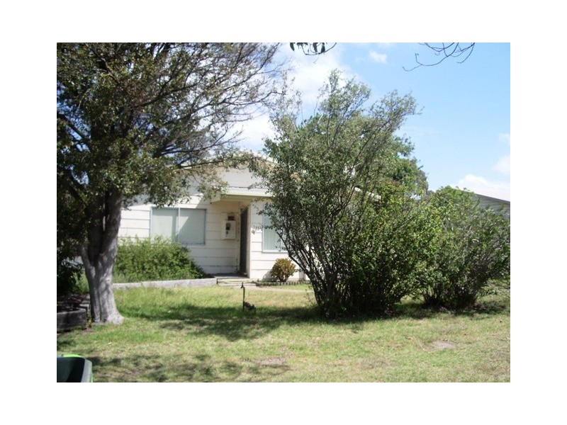 24 Mills Street, Heyfield VIC 3858